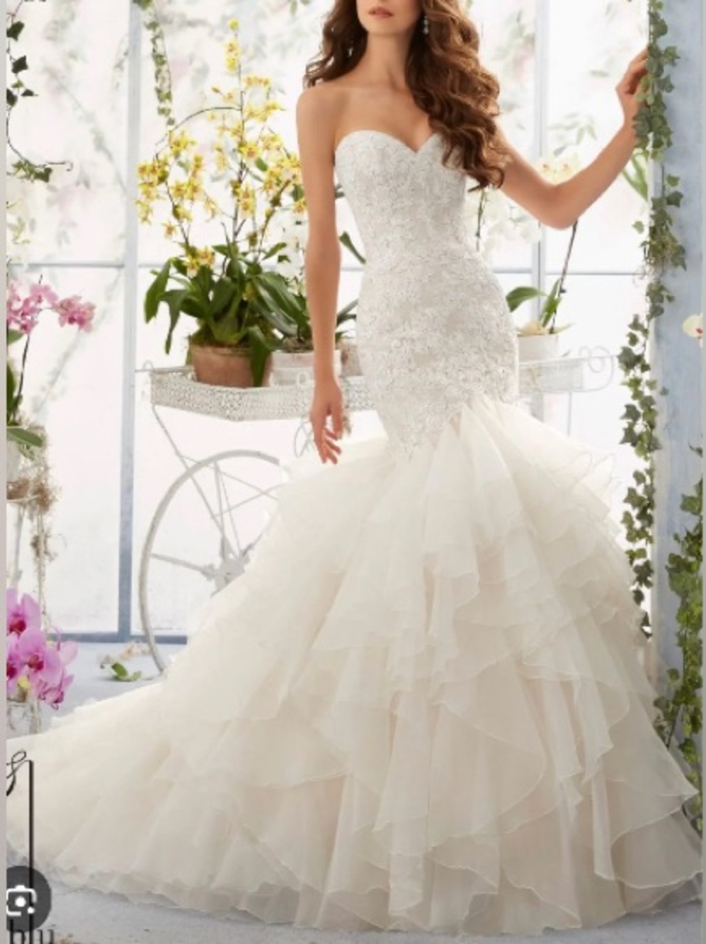 Elegant White Lace Wedding Dress